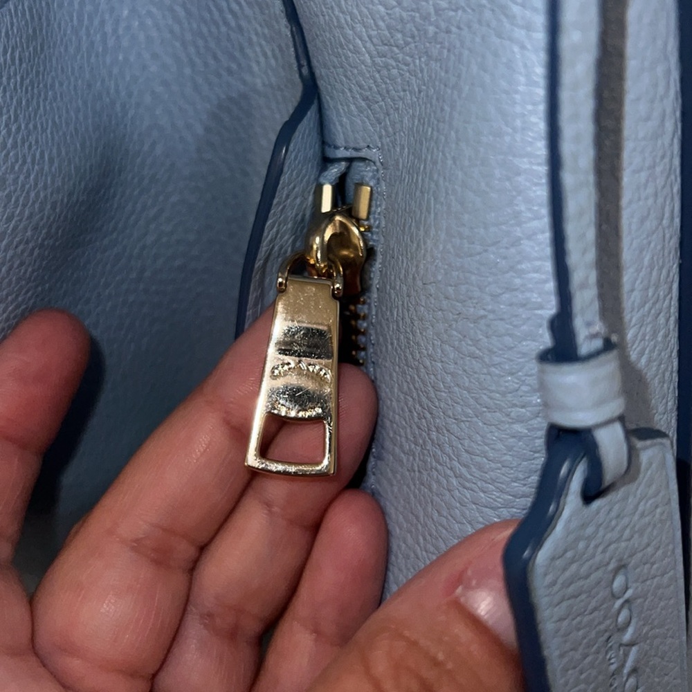 COACH Light Blue Leather 2 Way Shoulder Bag with Crossbody Strap EUC - Picture 7 of 16
